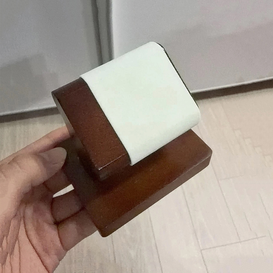 木製時計ディスプレイスタンド無垢材腕時計ブレスレットバングル - Desk Setup Wood のレビューと価格