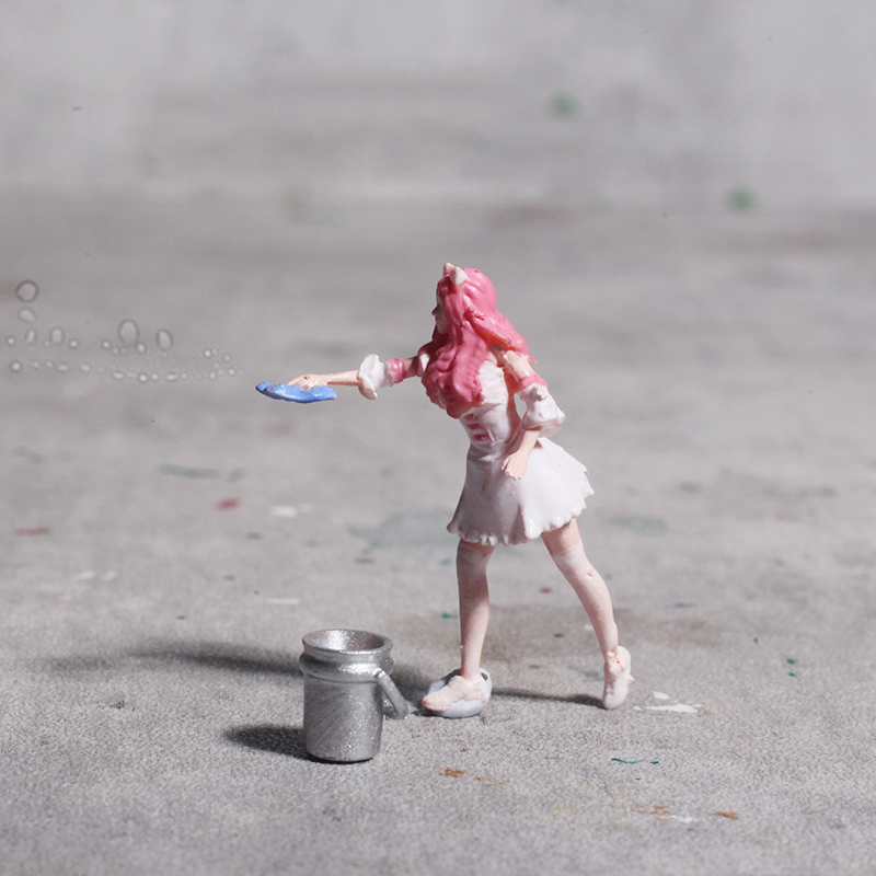 ミニ洗車と修理ガール 1:64 ミニフィギュアシーン装飾砂テ - Desk Setup Girl のレビューと価格