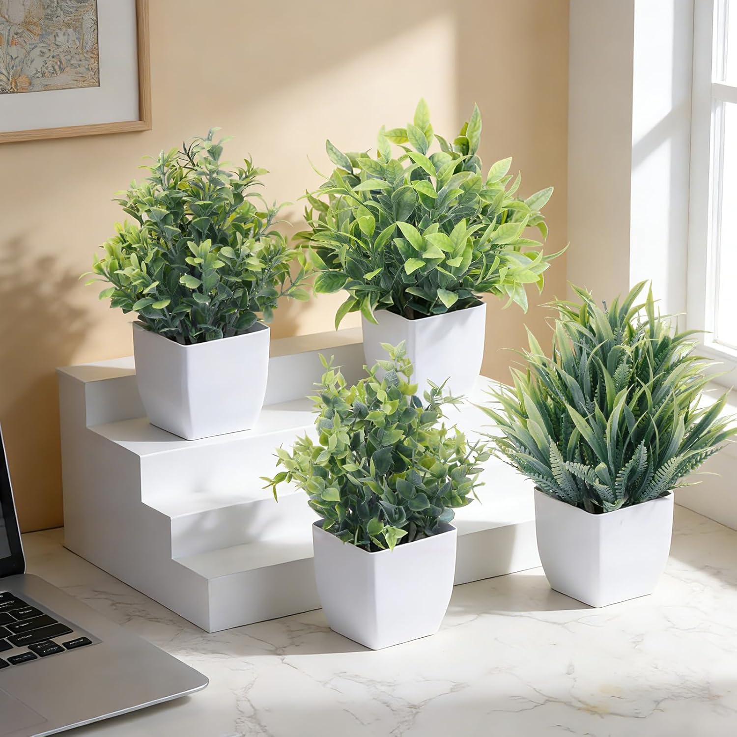 フェイクプラント4個セット 小型人工観葉植物 ミニホワイト鉢 - Plant Pot Small Desk のレビューと価格